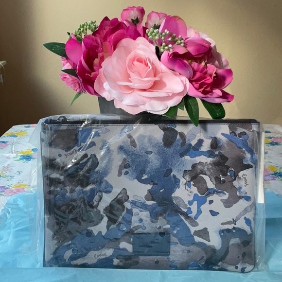 ππ€π€ COACH WATERCOLOR SCRIPT PRINT POUCH π€π€π - Picture 7 of 16